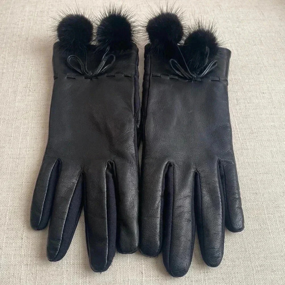 Aris Leather Black Driving Gloves with Faux Fur Pom Poms Size M/L - Picture 1 of 4